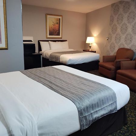 Regency Inn & Suites Cornwall Dış mekan fotoğraf