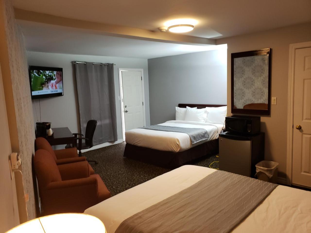 Regency Inn & Suites Cornwall Dış mekan fotoğraf
