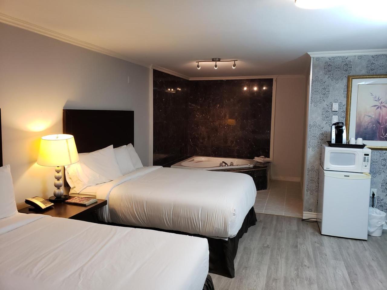 Regency Inn & Suites Cornwall Dış mekan fotoğraf