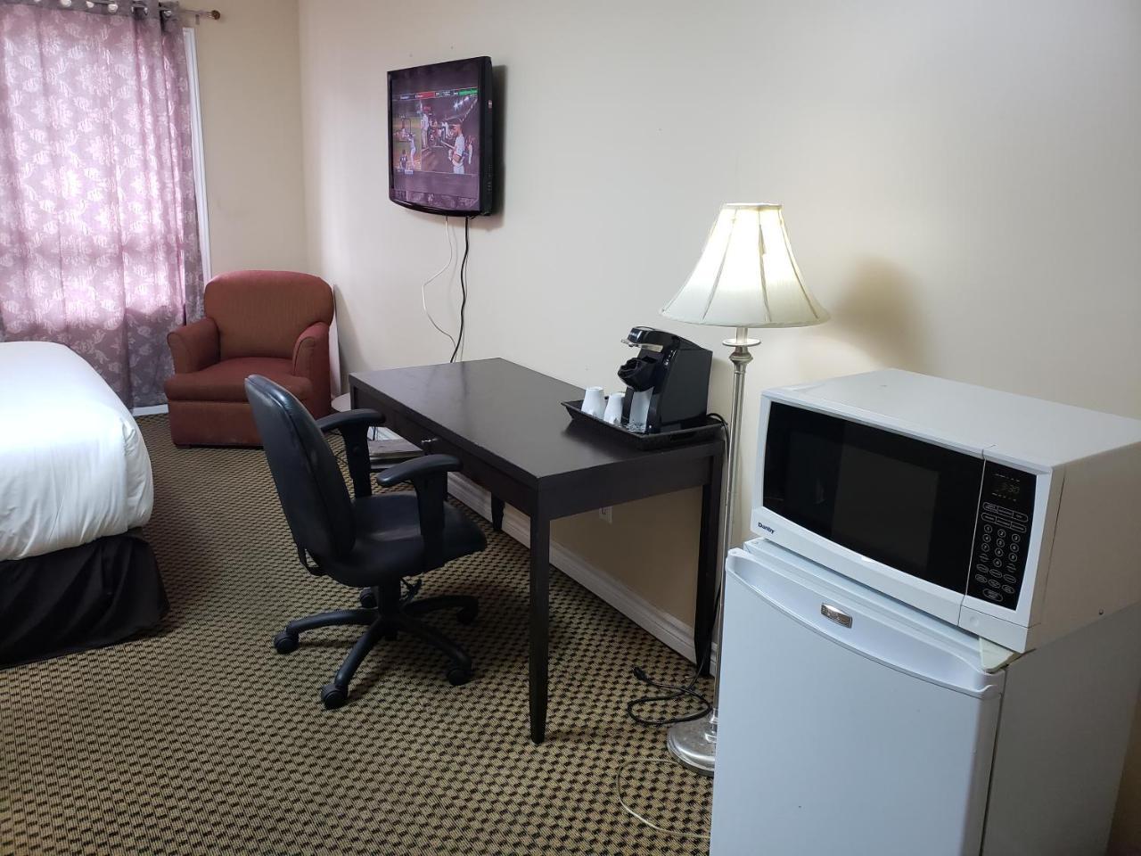 Regency Inn & Suites Cornwall Dış mekan fotoğraf
