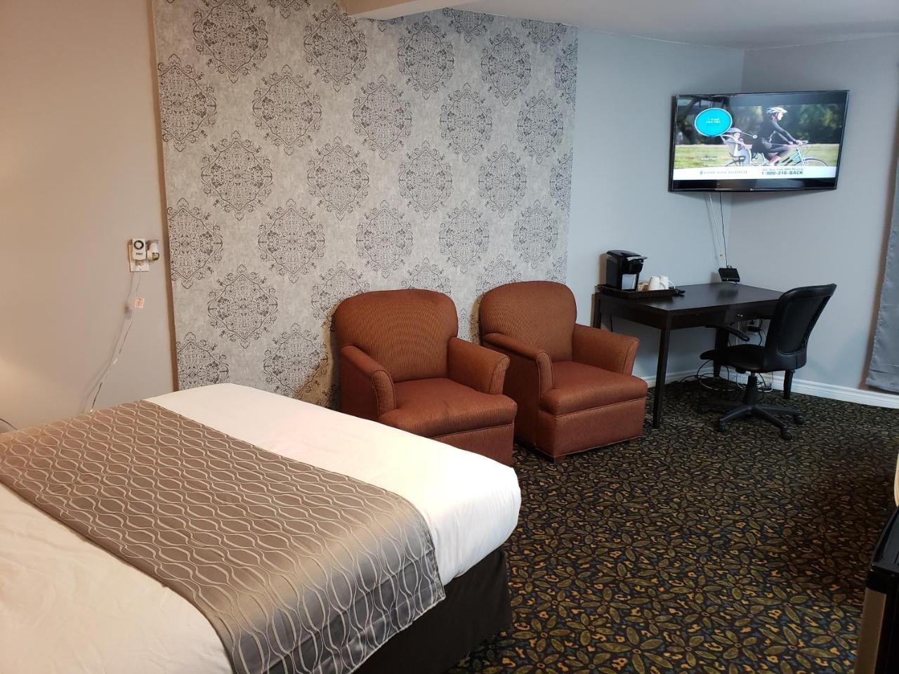 Regency Inn & Suites Cornwall Dış mekan fotoğraf